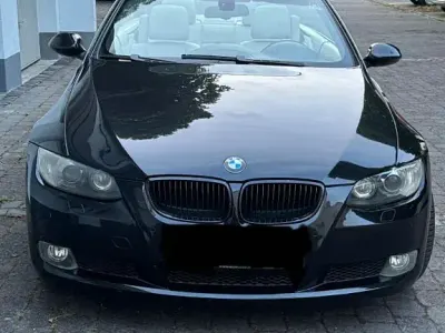 Gebraucht BMW 325 218 PS (160 kW) 2008 Schwarz Cabrio