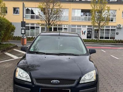 Używany Ford Focus 100 KM (73 kW) 2005 Czarny Kombi