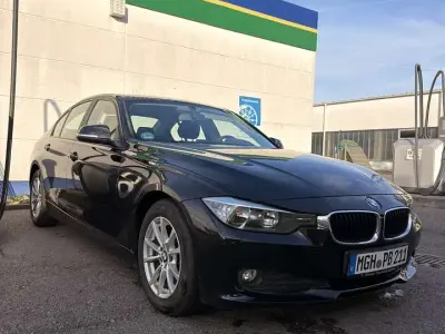 Gebraucht BMW 318 143 PS (105 kW) 2013 Schwarz Limousine