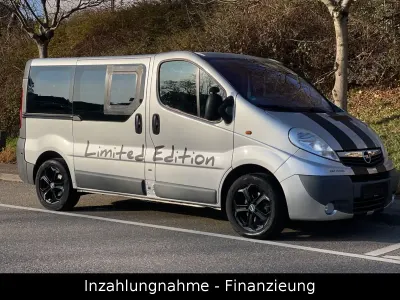 Używany Opel Vivaro 114 KM (83 kW) 2012 Szary Minivan