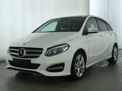 Gebraucht Mercedes B220 184 PS (135 kW) 2018 Weiß Van / Kleinbus