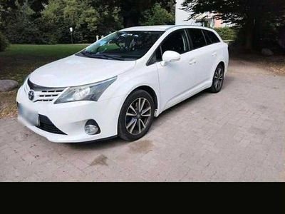 Gebraucht Toyota Avensis 151 PS (111 kW) 2014 Weiß Kombi