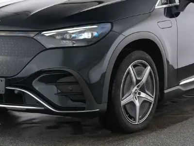 Gebraucht Mercedes EQE350 AMG 214 kW (292 PS) 2025 Smaragdgrün (metallic) SUV