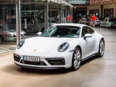 Gebraucht Porsche 911 Carrera 4 480 PS (353 kW) 2024 Weiß Coupé