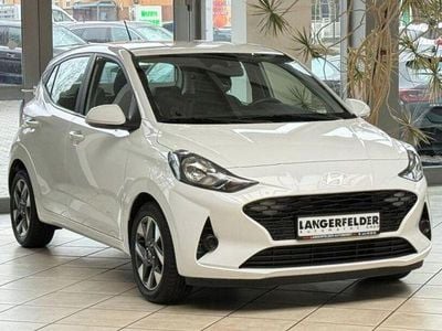 Gebraucht Hyundai i10 Trend 67 PS (49 kW) 2024 Weiß Kleinwagen