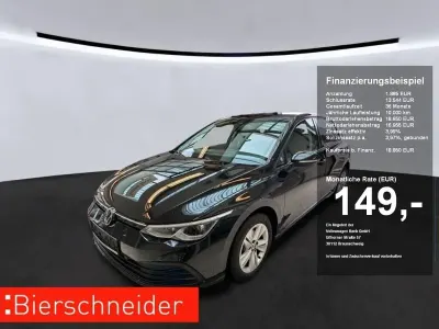 Używany VW Golf VIII Life 131 KM (96 kW) 2023 Czarny Kombi