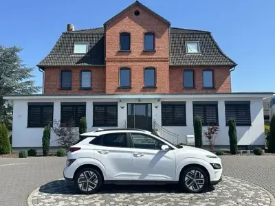 Gebraucht Hyundai Kona Trend 100 kW (136 PS) 2022 Weiß SUV