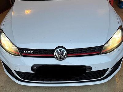 Weiß Gebraucht 2016 VW Golf VII GTI Limousine | 14.000 € (Guter Preis)