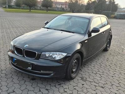 Gebraucht BMW 116 116 PS (85 kW) 2010 Schwarz Kleinwagen