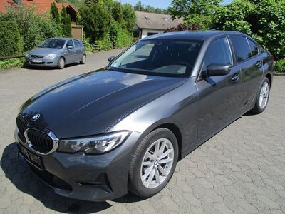 Grau Gebraucht 2020 BMW 320 Sport Line Limousine | 23.699 € (Teuer)