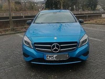 Gebraucht Mercedes A200 140 PS (102 kW) 2015 Blau Kleinwagen