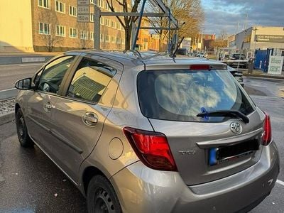 Usata Toyota Yaris 99 CV (72 kW) 2015 Utilitaria