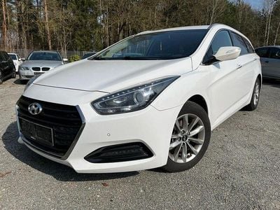 Gebraucht Hyundai i40 Trend 141 PS (103 kW) 2016 Weiß Kombi