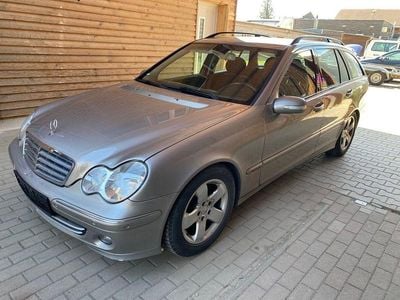 Usata Mercedes C200 Elegance 122 CV (89 kW) 2007 Argento Station wagon