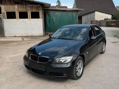Gebraucht BMW 318 129 PS (94 kW) 2007 Schwarz Limousine
