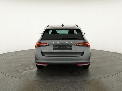Graphite grau metallic Neu 2026 Skoda Octavia Selection Kombi | 34.475 € (Guter Preis)
