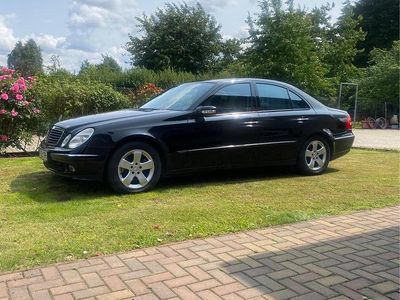 Blau Gebraucht 2005 Mercedes E280 Avantgarde Limousine | 7.800 € (Etwas zu teuer)