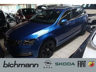 gebraucht Skoda Octavia Combi Style Navi DAB PDCv/h LED VCP 17''