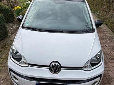 Używany VW up! Sound 60 KM (44 kW) 2018 Biały Hatchback