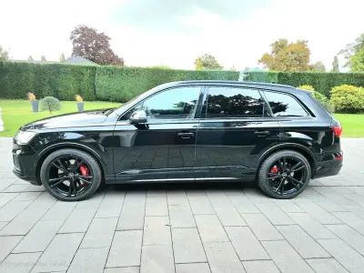 Gebraucht Audi SQ7 Competition 507 PS (372 kW) 2024 Schwarz SUV