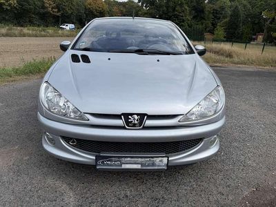 Gebraucht Peugeot 206 CC Tendance 109 PS (80 kW) 2006 Silber Cabrio