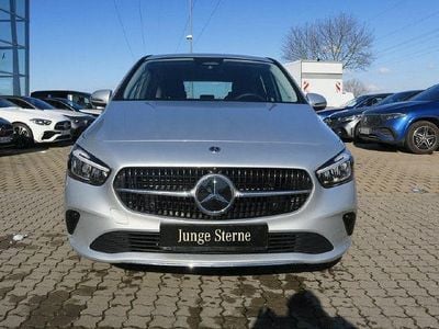 Gebraucht Mercedes B200 163 PS (119 kW) 2023 Van / Kleinbus