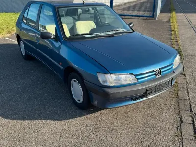 Gebraucht Peugeot 306 74 PS (54 kW) 1996 Blau Kleinwagen
