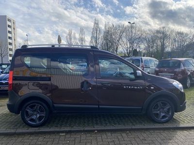 gebraucht Dacia Dokker 1.2 TCe 115 Stepway Celebration