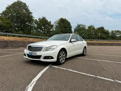 Gebraucht Mercedes C180 120 PS (88 kW) 2011 Weiß Limousine