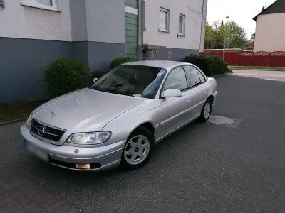 Begagnad Opel Omega 144 HK (105 kW) 2001 Silver Sedan