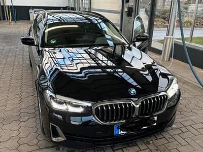 Schwarz Gebraucht 2021 BMW 520 Luxury Line Kombi | 29.992 € (Fairer Preis)