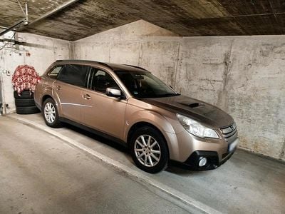 Usata Subaru Legacy 150 CV (110 kW) 2013 Oro Station wagon