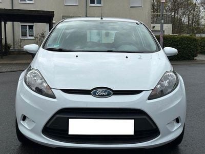 Gebraucht Ford Fiesta 82 PS (60 kW) 2010 Weiß Kleinwagen