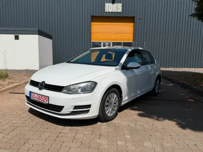 Gebraucht VW Golf VII Trendline 110 PS (80 kW) 2014 Weiß Kleinwagen