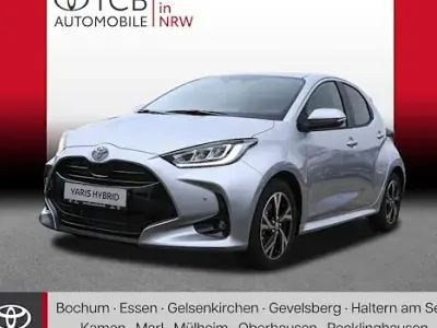 Neu Toyota Yaris Hybrid Comfort 116 PS (85 kW) 2025 Schwarz Limousine