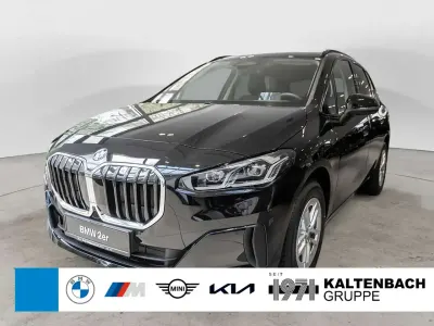 Neu BMW 218 Active Tourer 136 PS (100 kW) 2026 Schwarz ii Van / Kleinbus