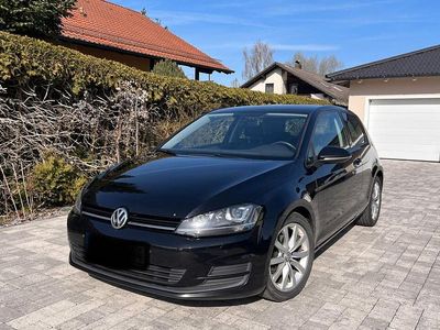 Gebraucht VW Golf VII Trendline 105 PS (77 kW) 2014 Schwarz Limousine