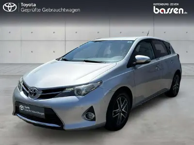 Gebraucht Toyota Auris Edition 132 PS (97 kW) 2014 Silver metallic Limousine