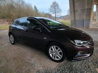 Gebraucht Opel Astra Dynamic 125 PS (91 kW) 2017 Braun Limousine