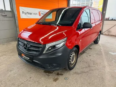 Gebraucht Mercedes Vito 190 PS (139 kW) 2015 Rot Van