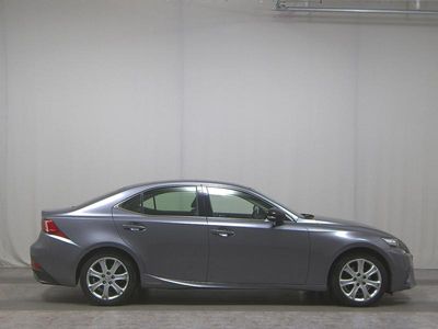 Lexus IS300h
