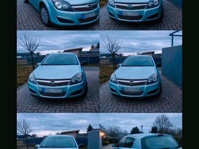 Begagnad Opel Astra 90 HK (66 kW) 2009 Blå Sportkupé