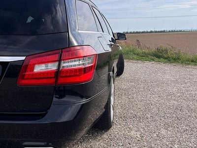 Gebraucht Mercedes E200 Avantgarde 184 PS (135 kW) 2012 Schwarz Kombi