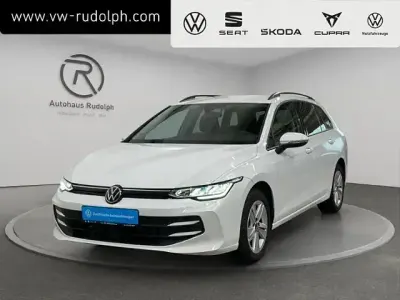 Używany VW Golf VIII Life 150 KM (110 kW) 2024 Biały Kombi