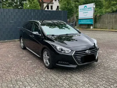 Gebraucht Hyundai i40 Premium 165 PS (121 kW) 2015 Schwarz Kombi