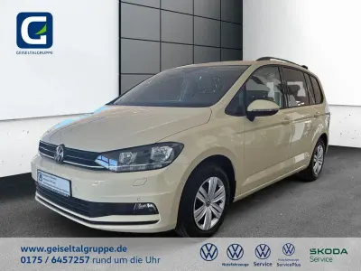 Neu VW Touran Trendline 150 PS (110 kW) 2026 Beige Van / Kleinbus
