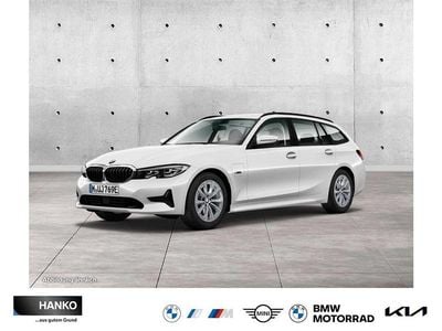 Mineralweiss Gebraucht 2022 BMW 330e Advantage Kombi | 28.900 € (Fairer Preis)