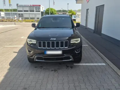 Käytetty Jeep Grand Cherokee Overland 250 HP (183 kW) 2016 Musta Katumaasturi