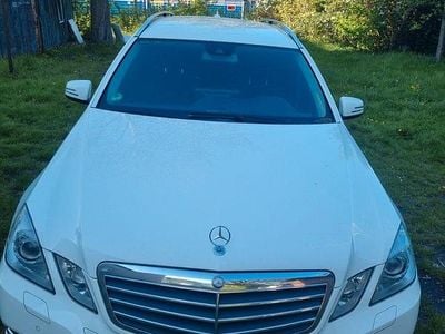 Second-hand Mercedes E220 Elegance 170 CP (125 kW) 2012 Alb Break