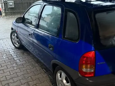 Usata Opel Corsa 60 CV (44 kW) 1997 Blu Utilitaria